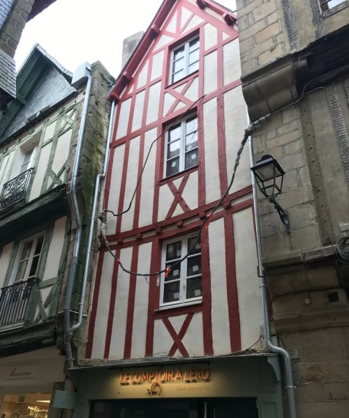 Grosse rénovation au cœur du centre historique de Vannes – Rue Saint Salomon